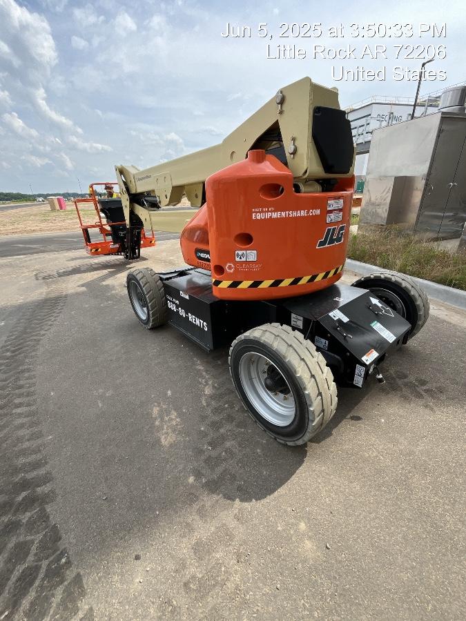2025 JLG E450AJ