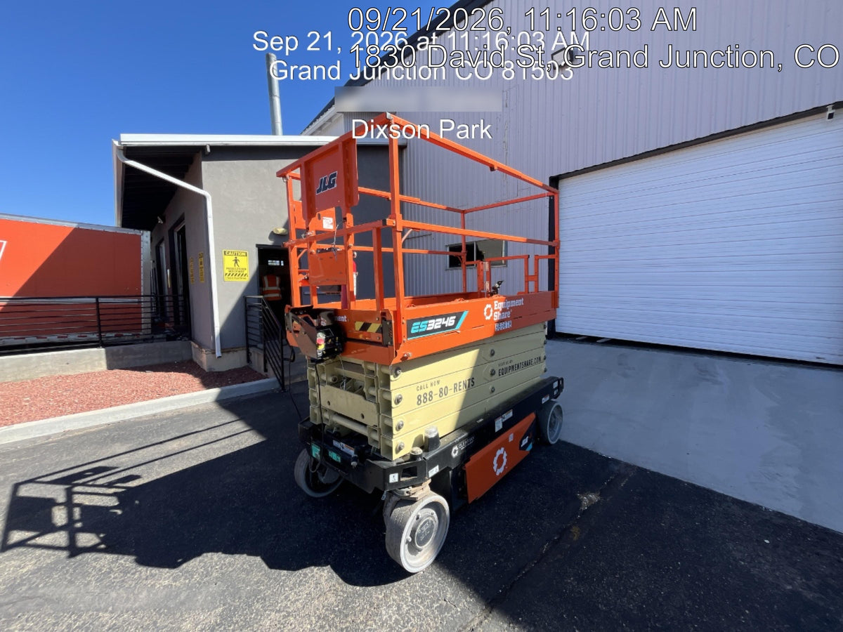 2025 JLG ES3246