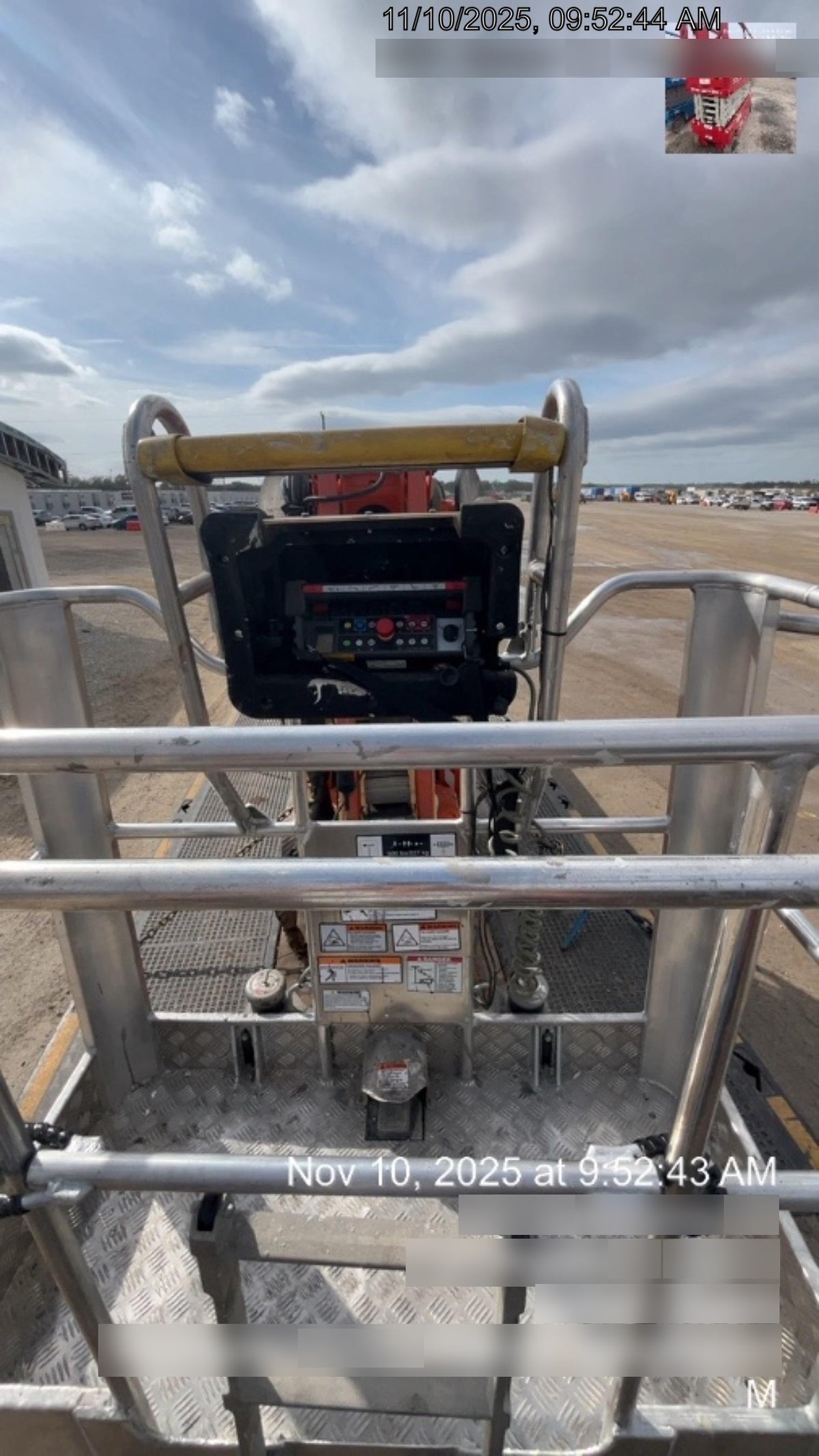 2021 JLG X600AJ