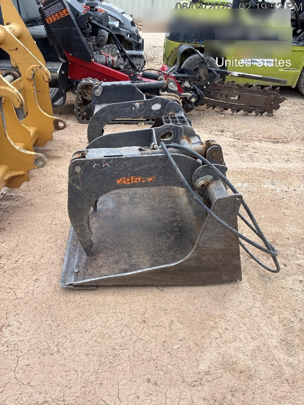 2019 PALADIN 76" Scrap Grapple Bucket - Paladin