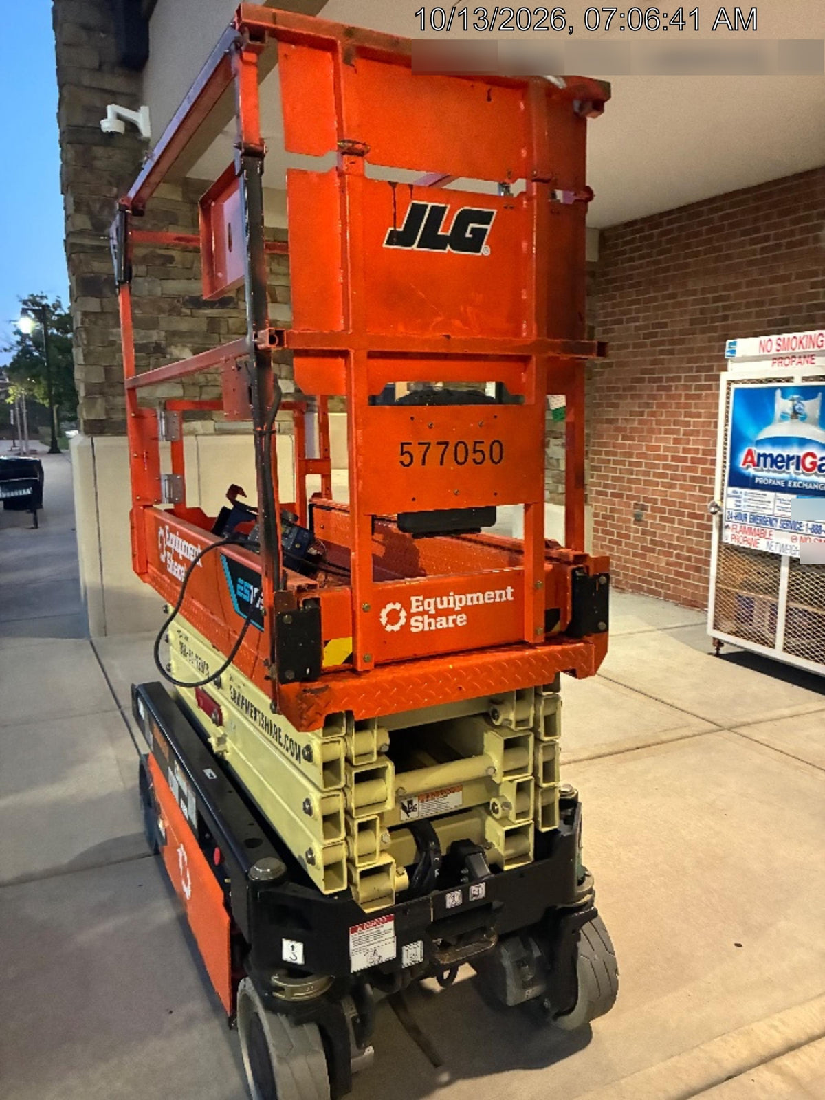 2025 JLG ES1932