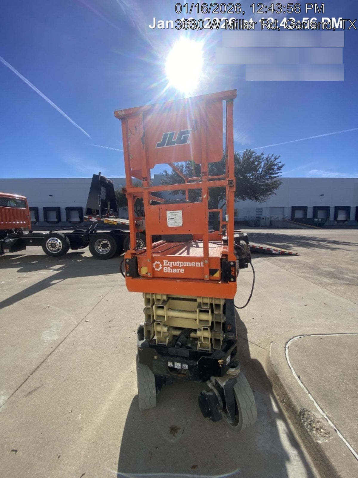 2023 JLG ES2632