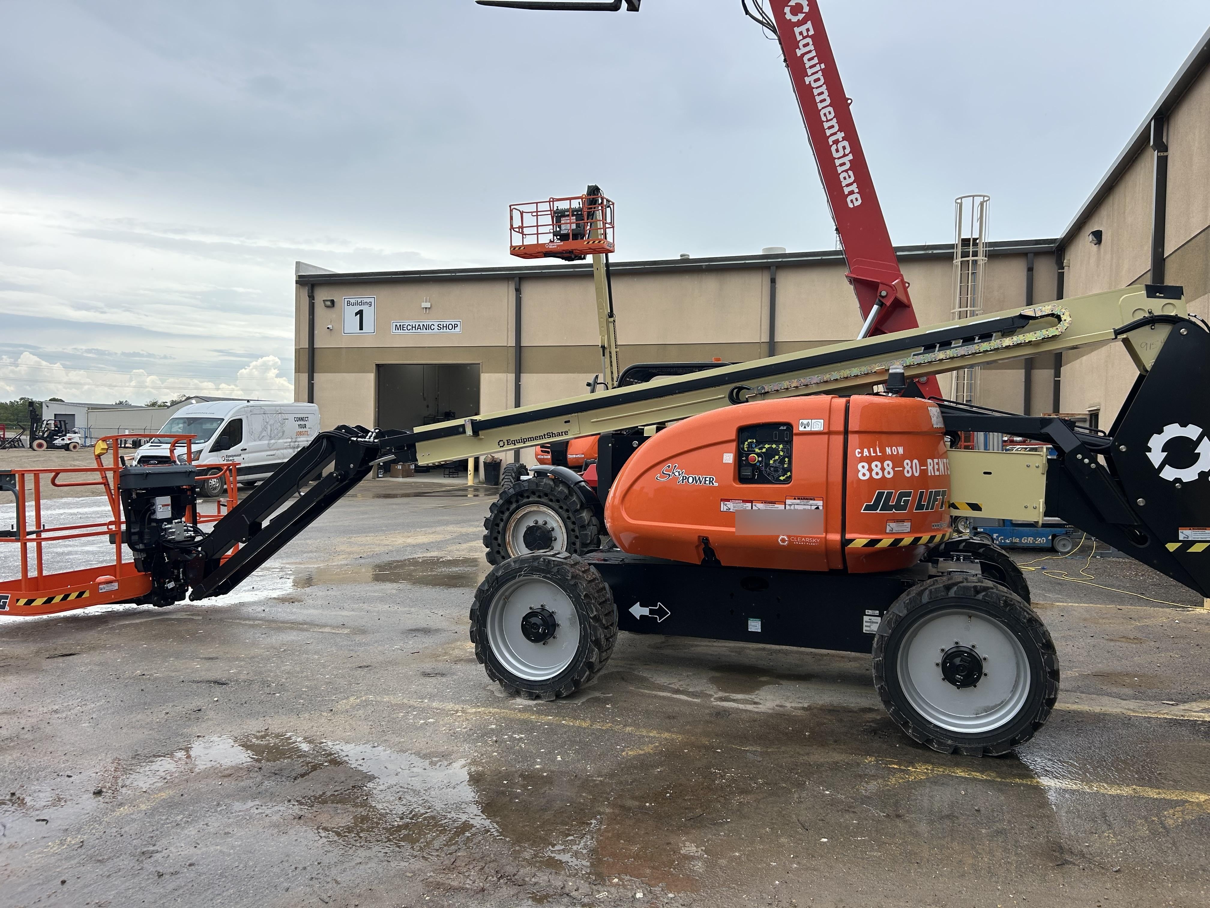 2026 JLG 600AJ