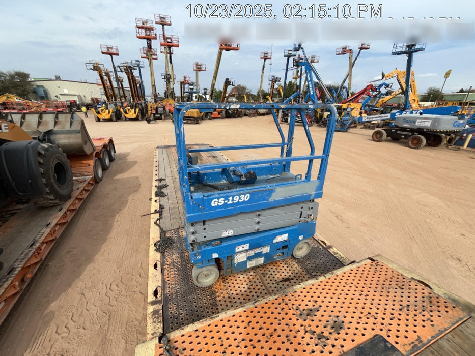 2019 Genie GS-1930 Fixed rails with chain Entry