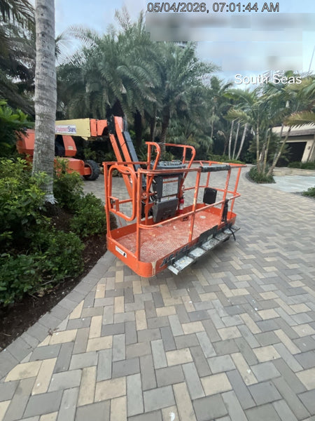 2016 JLG 660SJ
