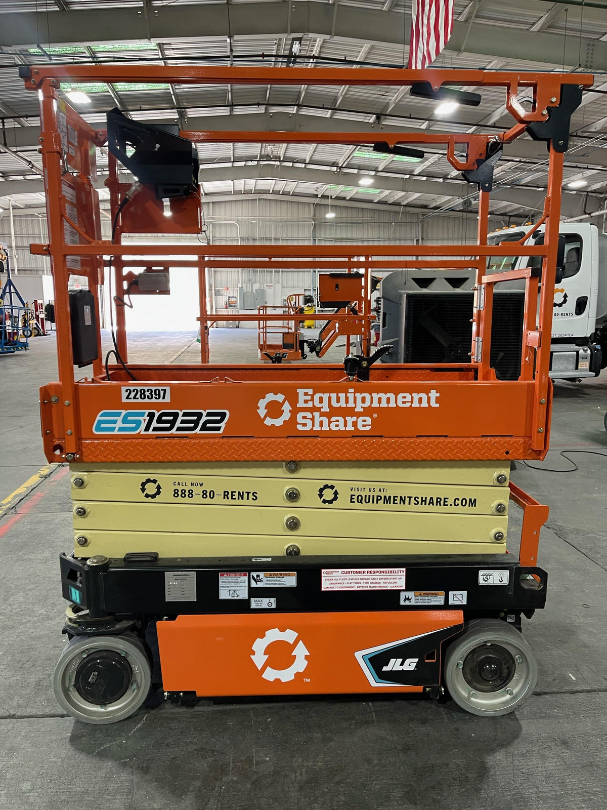 2022 JLG ES1932