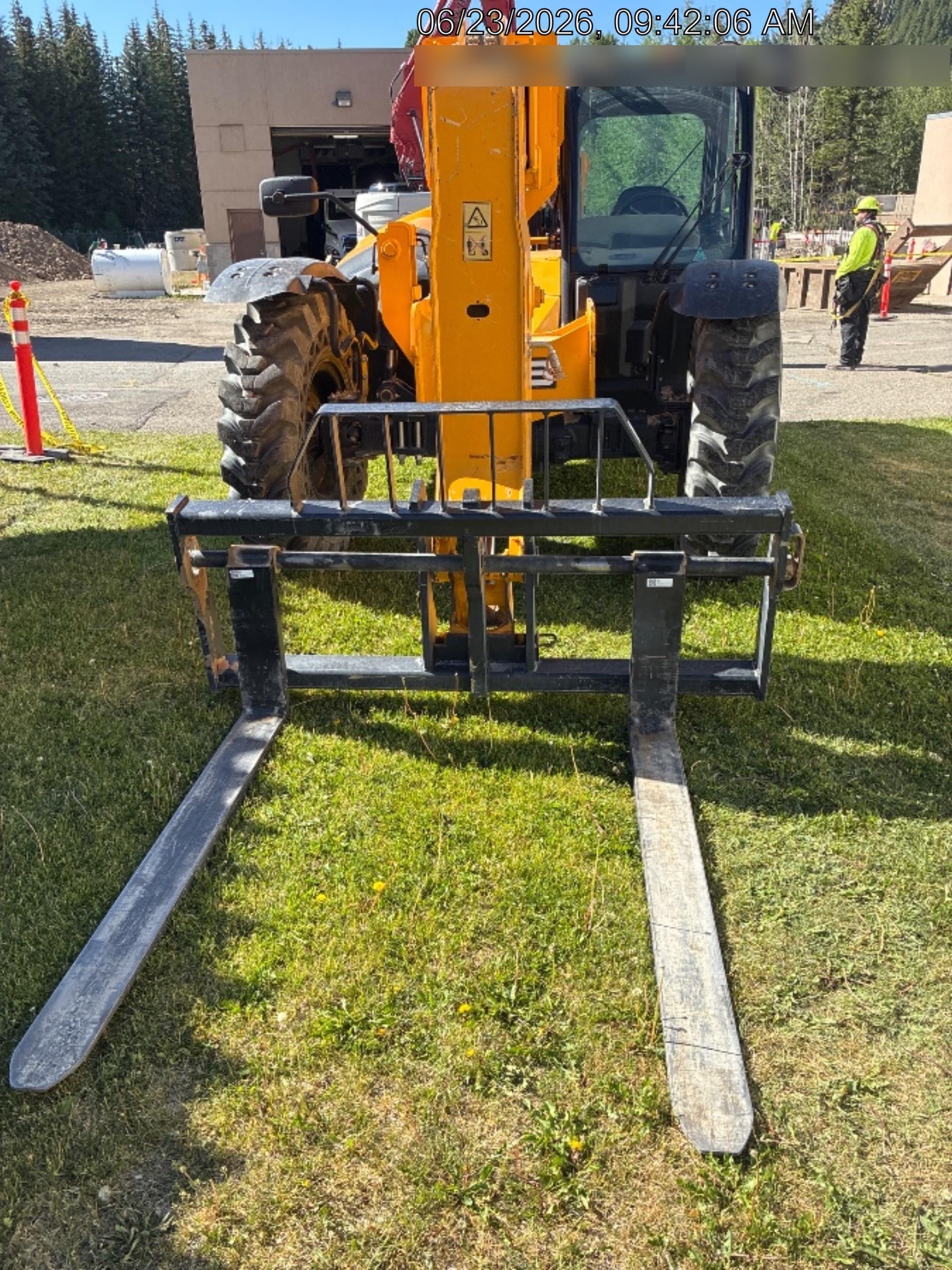 2023 JCB 509-42