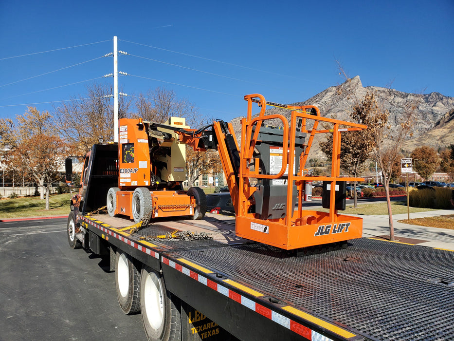 2019 JLG E300AJP