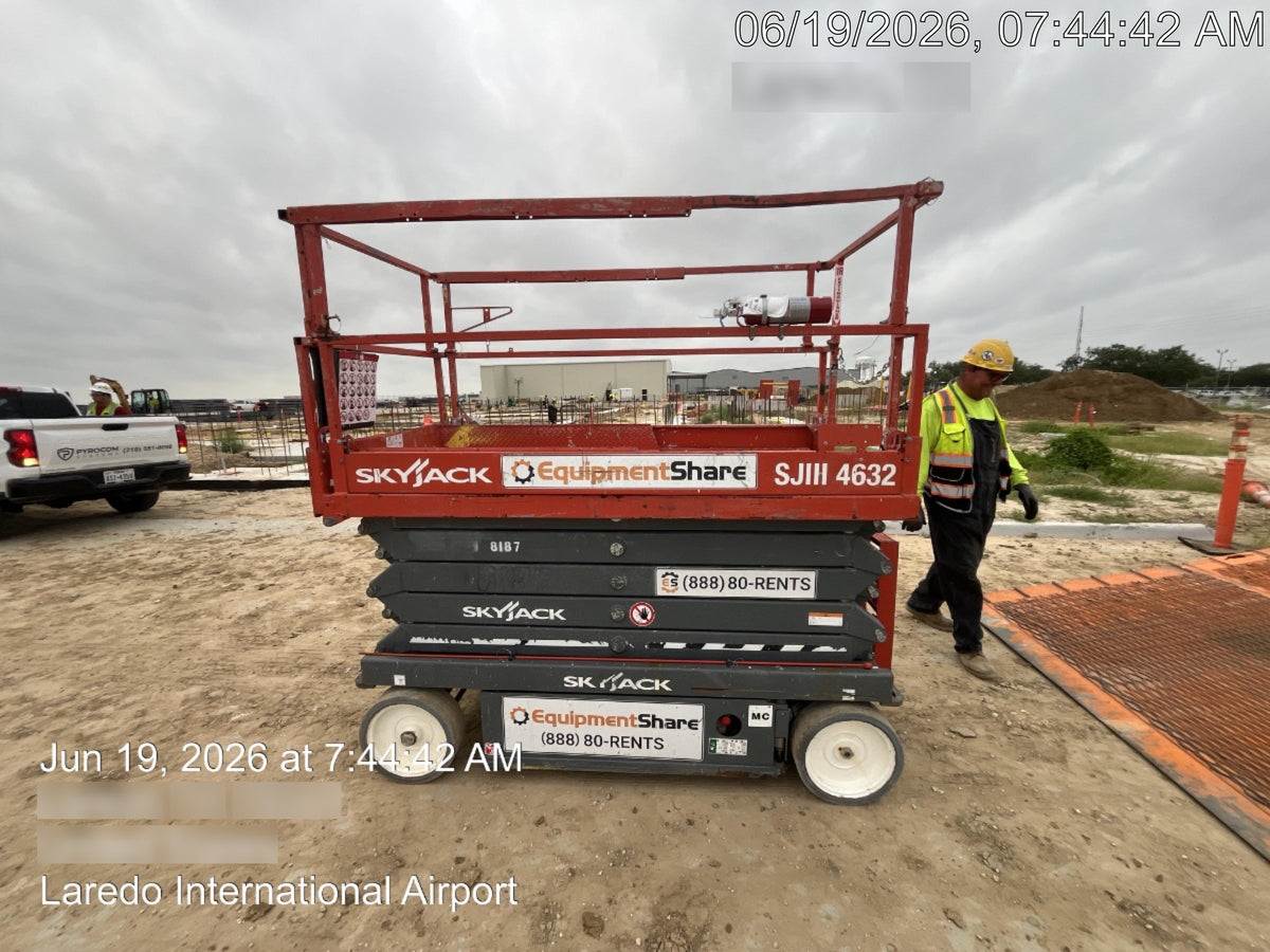 2018 Skyjack SJIII-4632 Skyjack SJIII4632 Scissor Lift w/Trojan Batteries