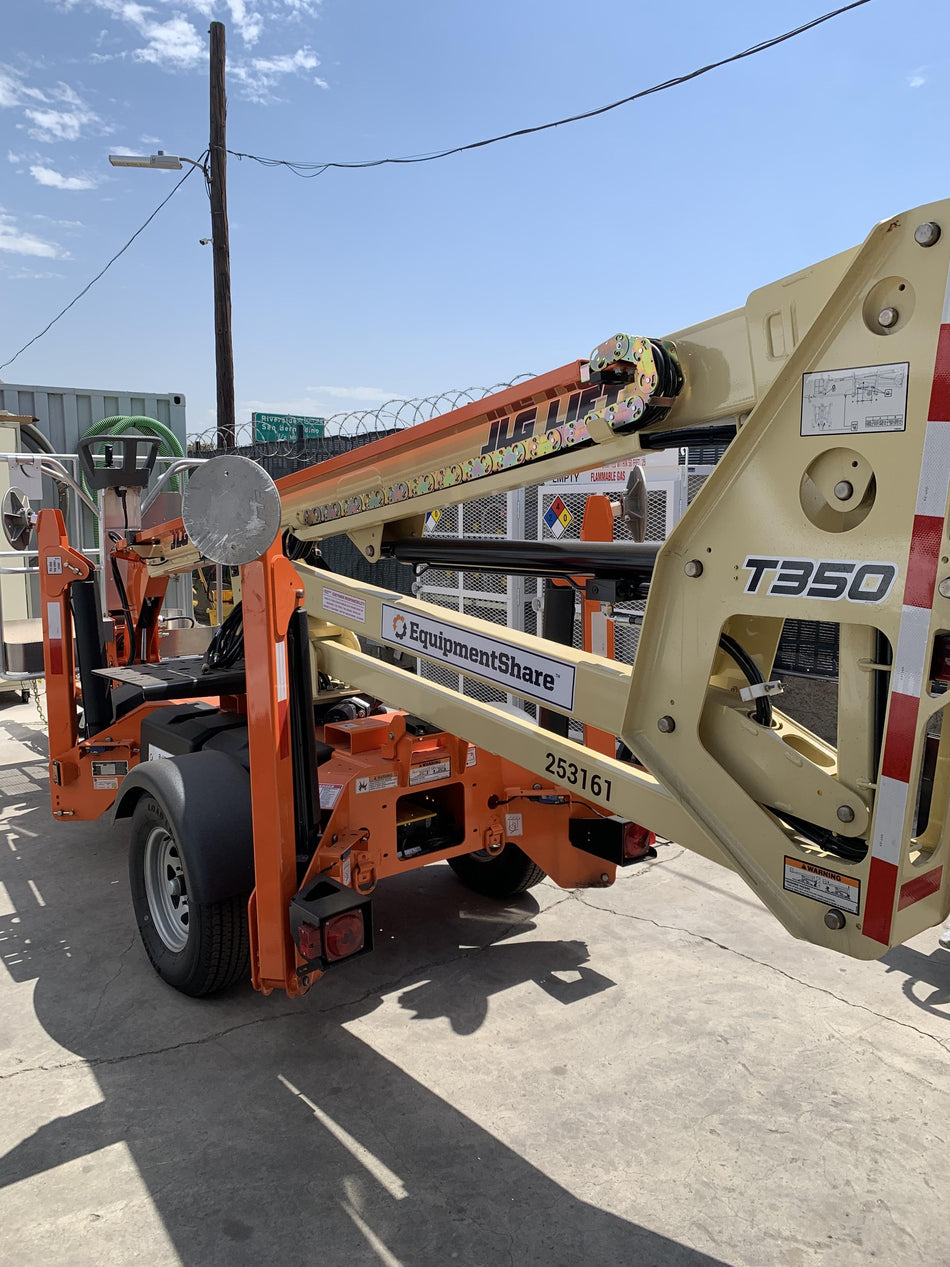 2022 JLG T350