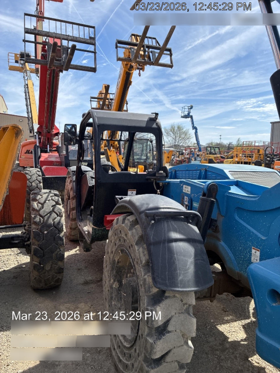 2019 Genie GTH-844 GTH-844 w/Open ROPS, FF Tires, beacon/work lights, 60" carriage/forks