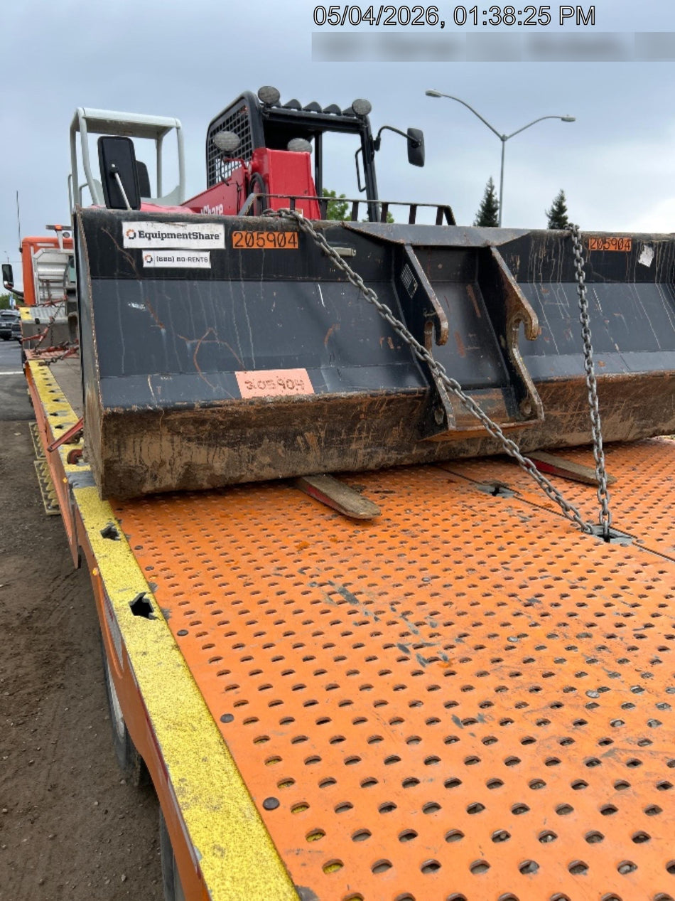 2022 JLG 1001100823