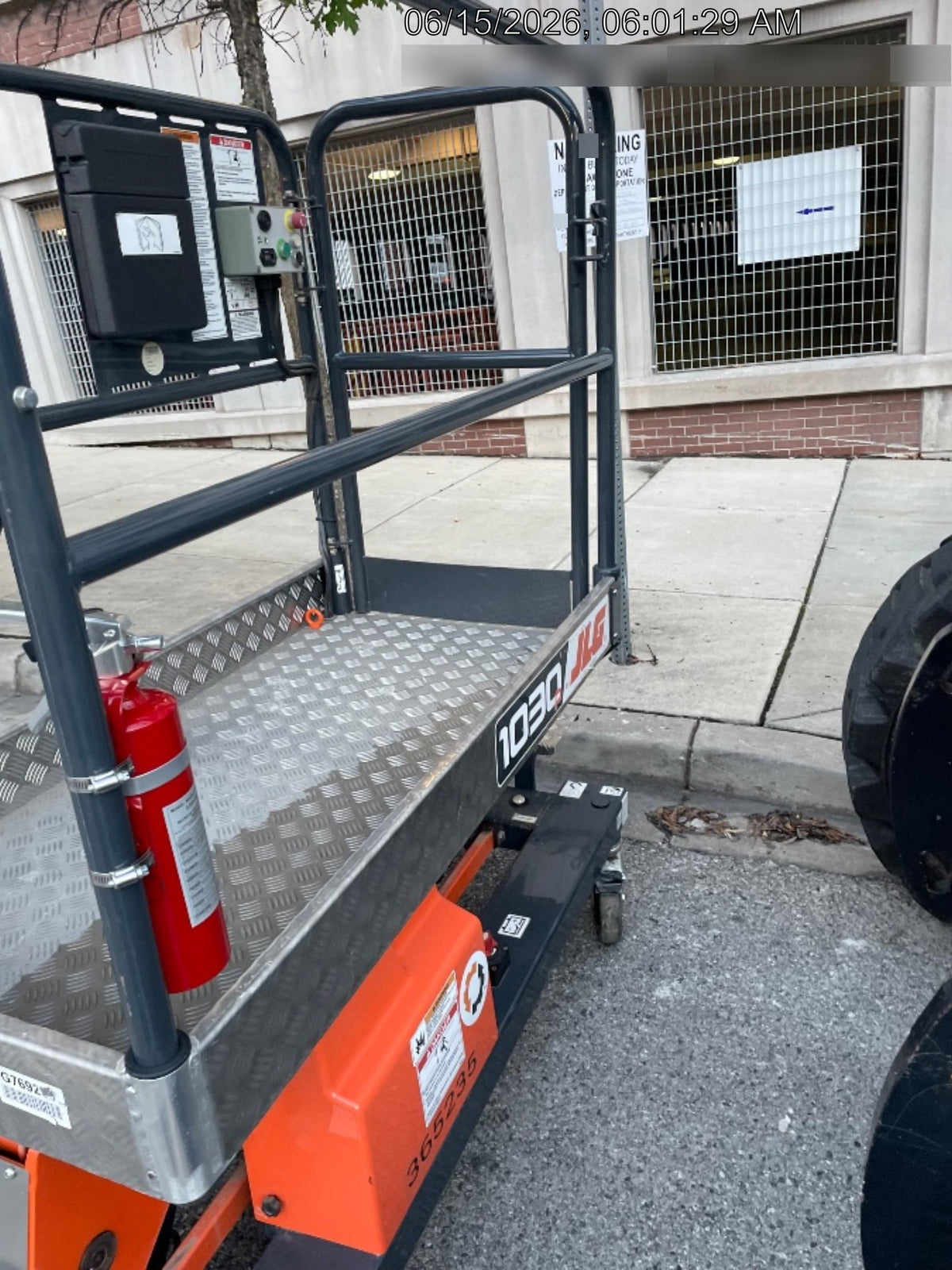 2023 JLG 1030P