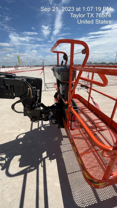 2023 JLG 600S