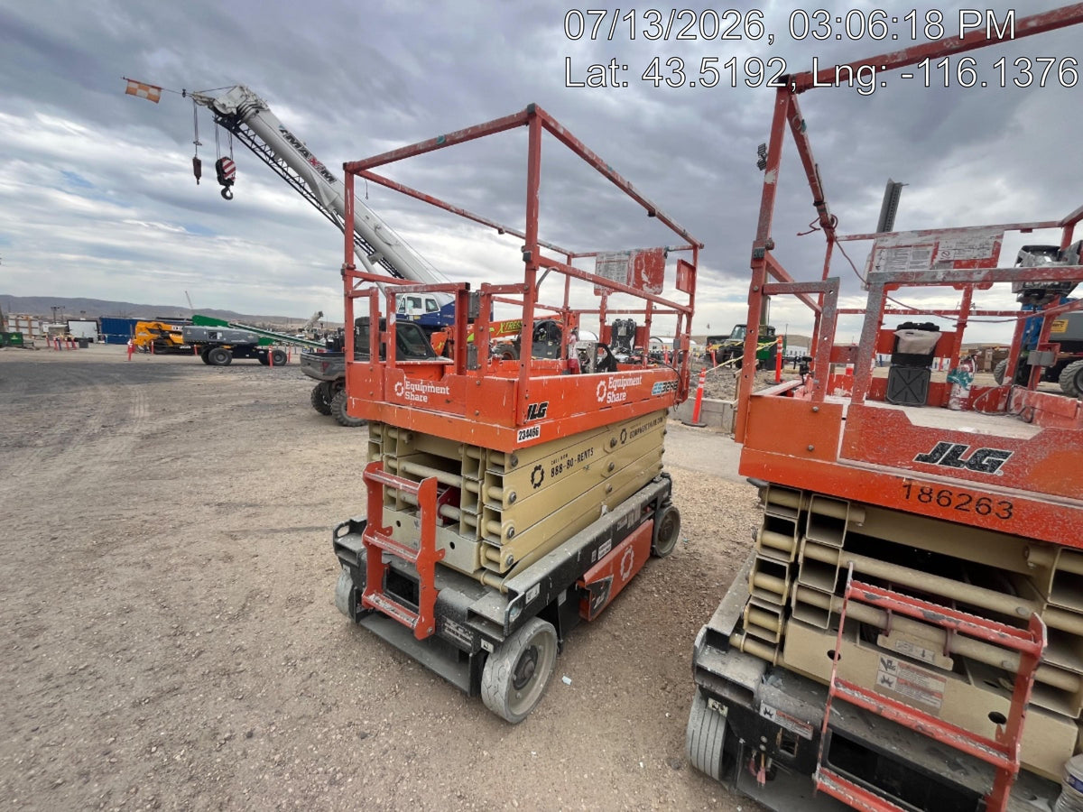 2022 JLG ES3246