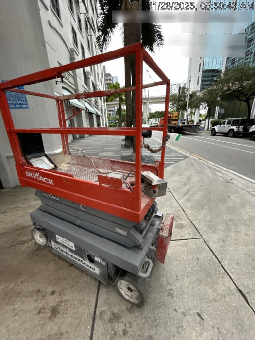 2018 Skyjack SJIII-3219 Skyjack SJIII3219 Scissor Lift w/Trojan Batteries