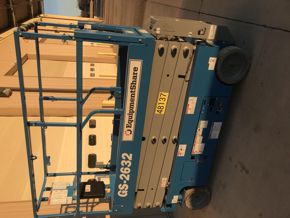 2019 Genie GS-2632 Folding rails with half height swing gate