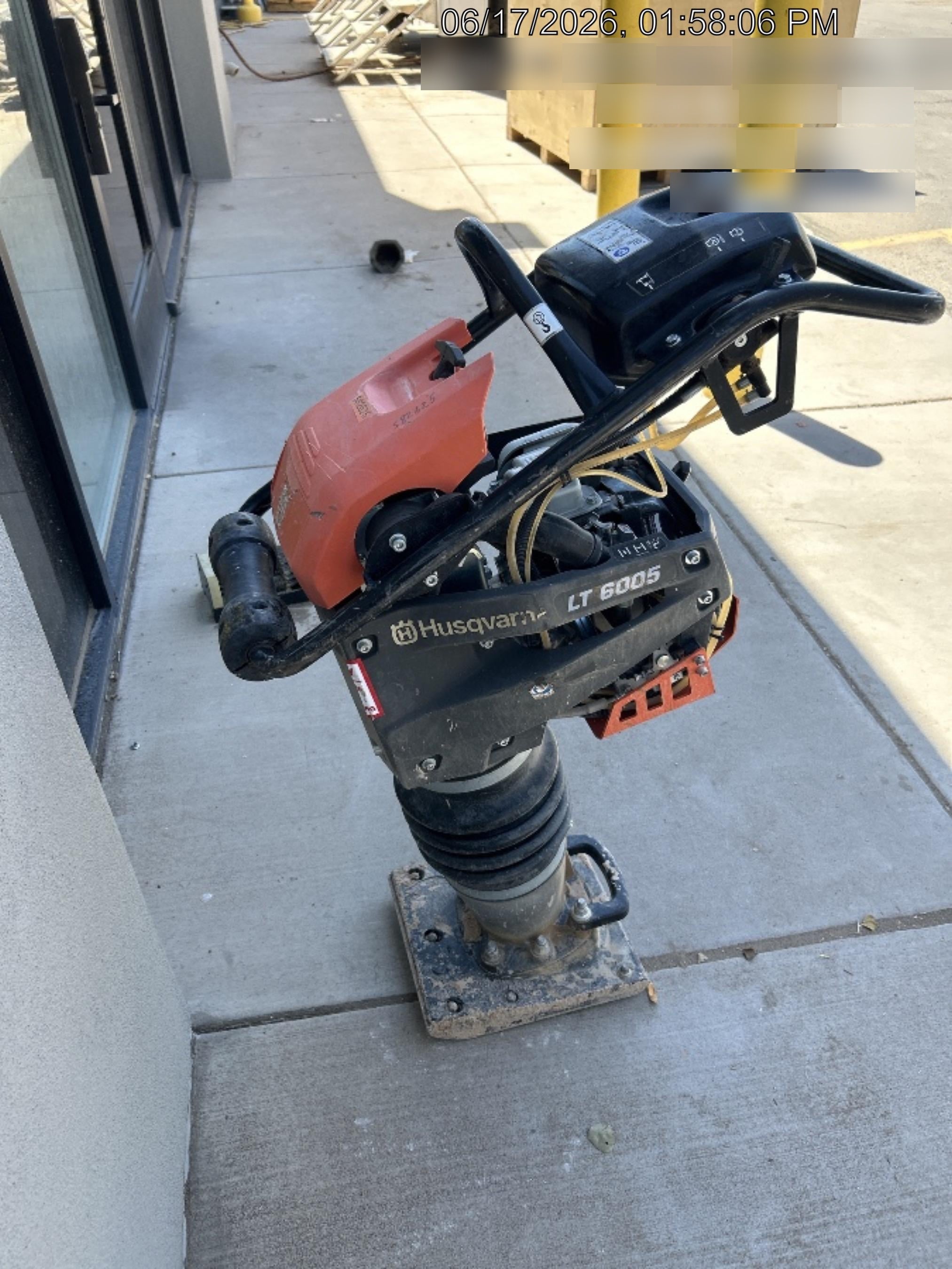 2025 HUSQVARNA LT6005