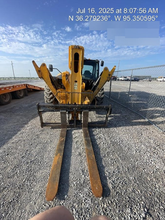 2019 JCB 512-56 Cab/Heat/Air, 109 HP, Solid Tires, STD Worklight, Beacon, Aux Hydraulics, Lifting Eye, Back up Alarm w/66" Carriage/60" Forks