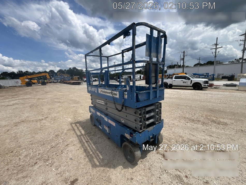 2019 Genie GS-2632 Folding rails with half height swing gate