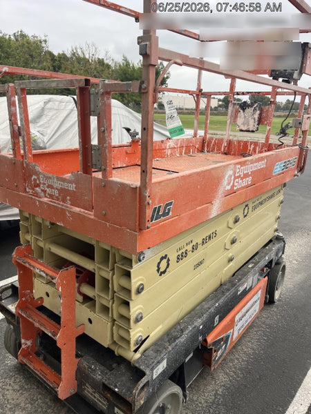 2022 JLG ES3246