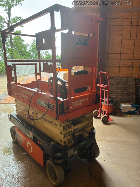 2022 JLG ES1932