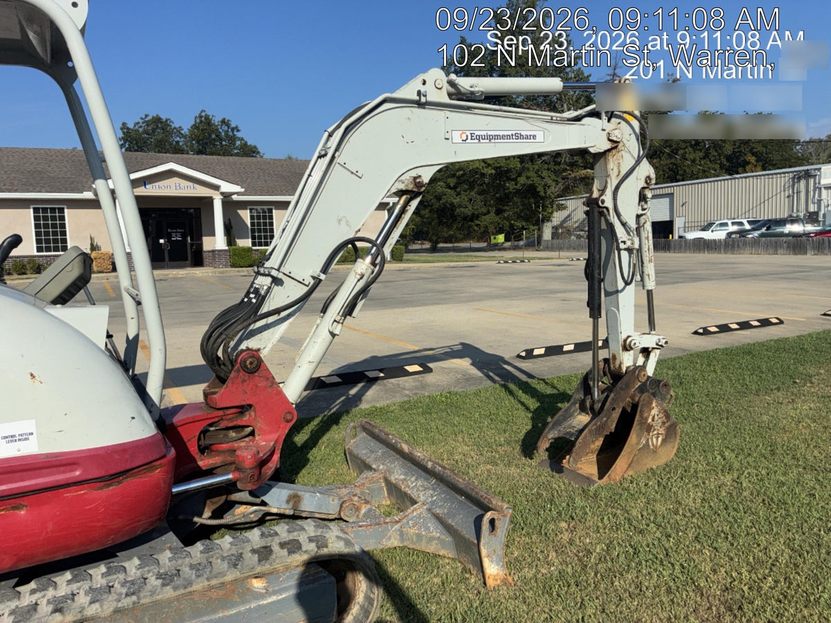 2022 TAKEUCHI TB235-2R
