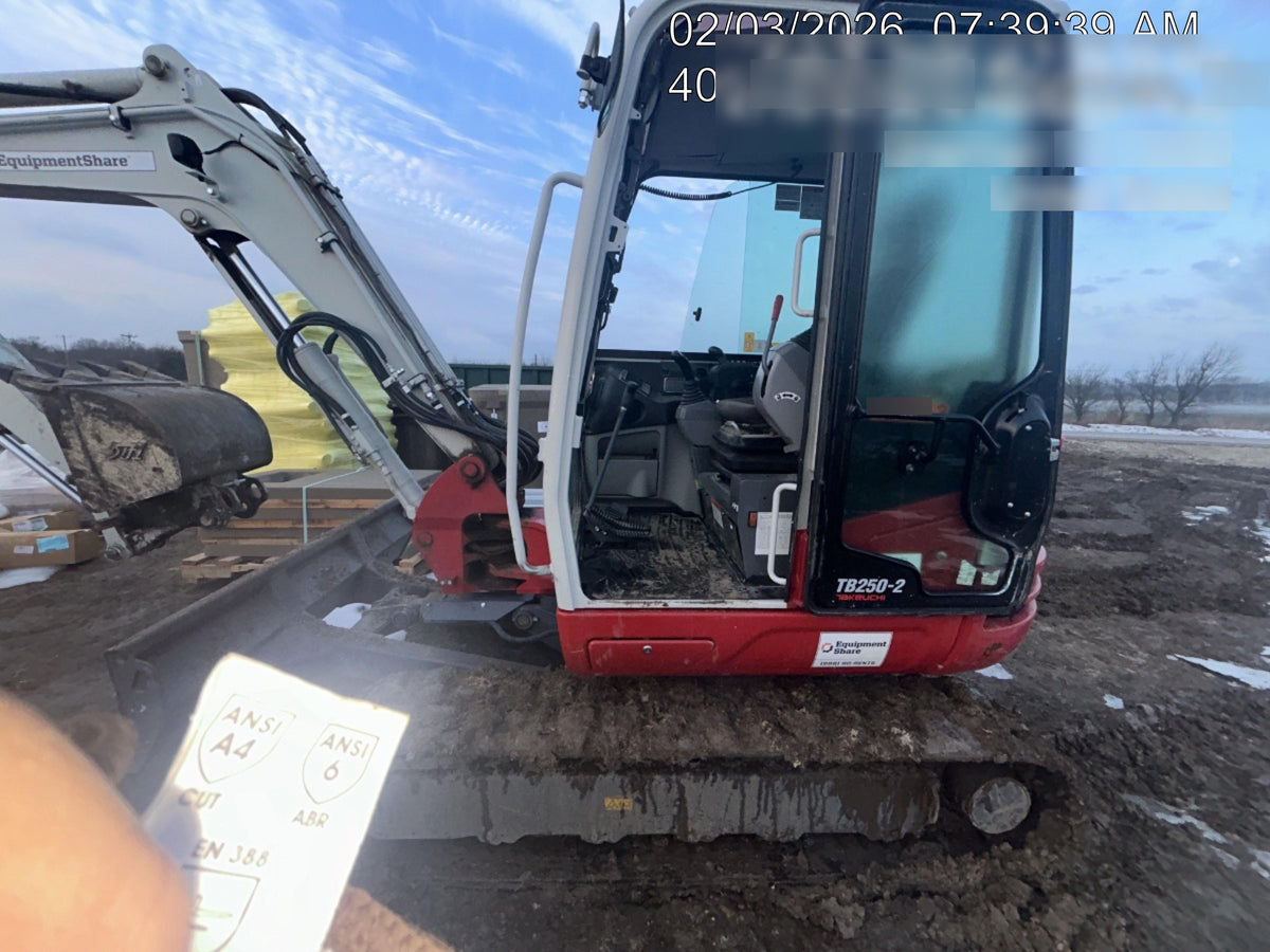 2024 TAKEUCHI TB250-2CR