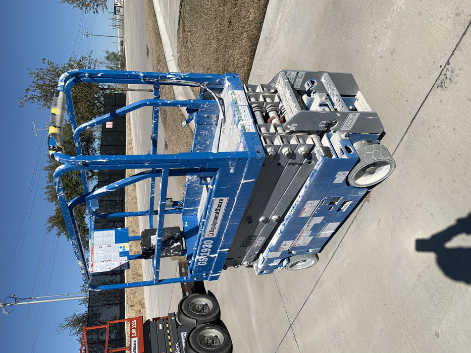 2019 Genie GS-1930 Fixed Rails with Chain Entry