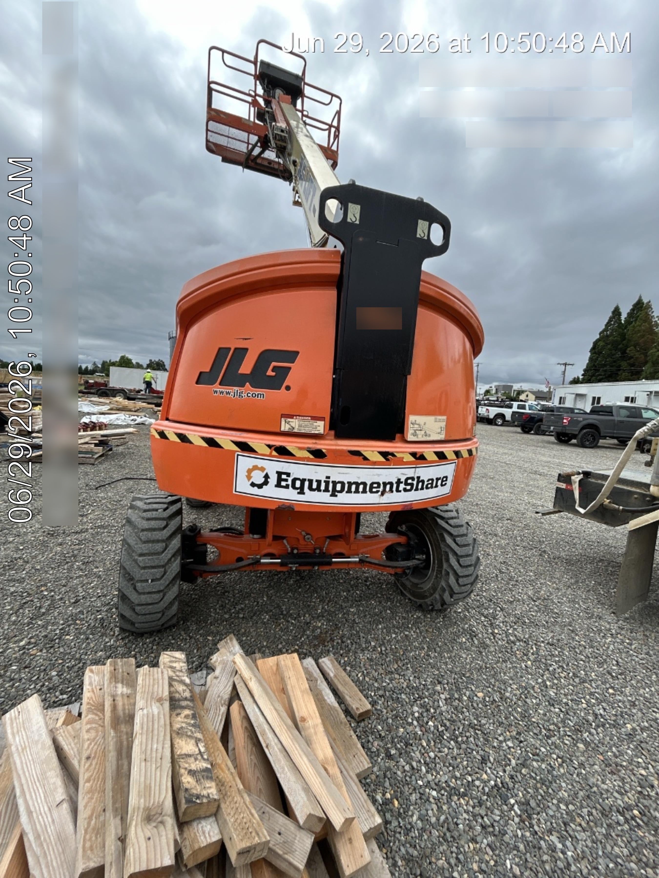 2020 JLG 400S