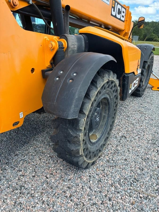 2021 JCB 510-56
