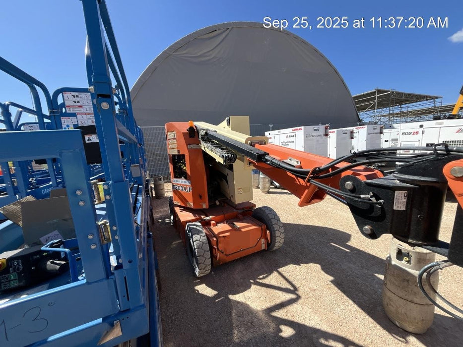 2019 JLG E300AJP