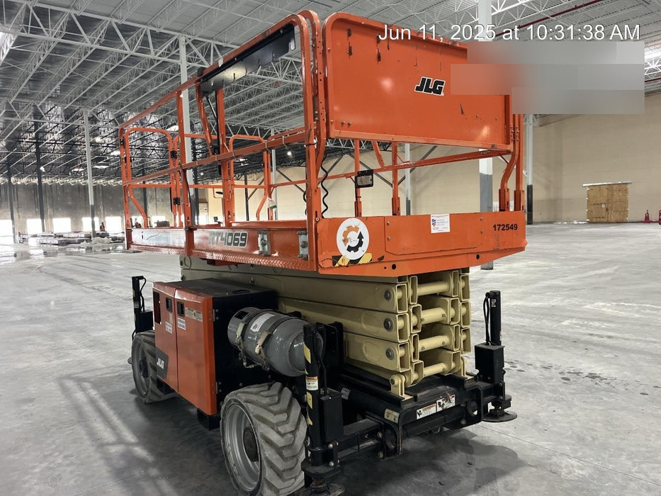 2021 JLG RT4069