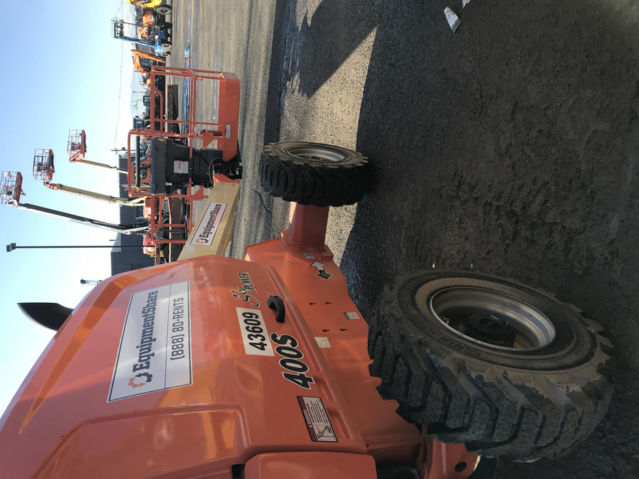 2019 JLG 400S