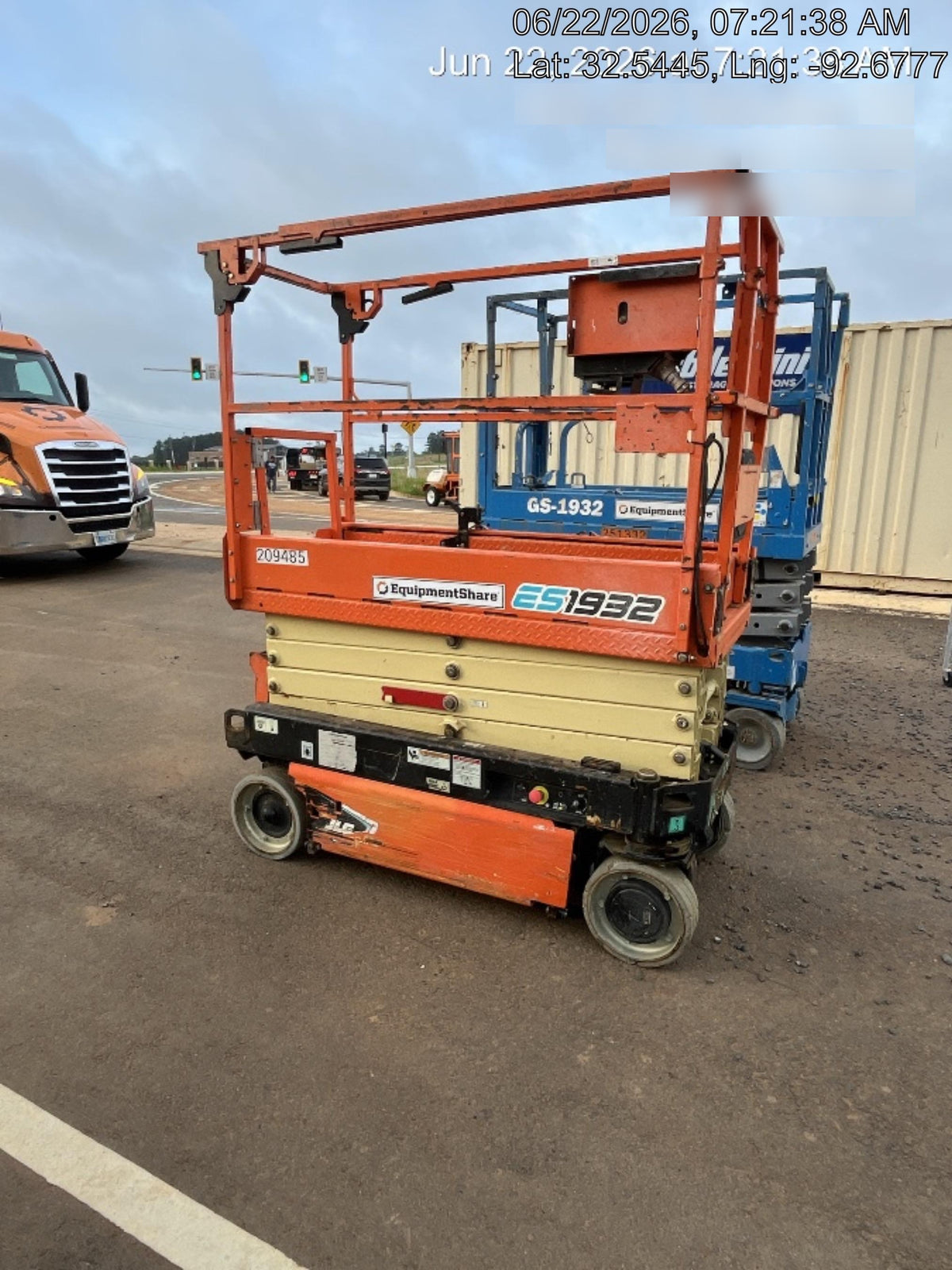 2022 JLG ES1932