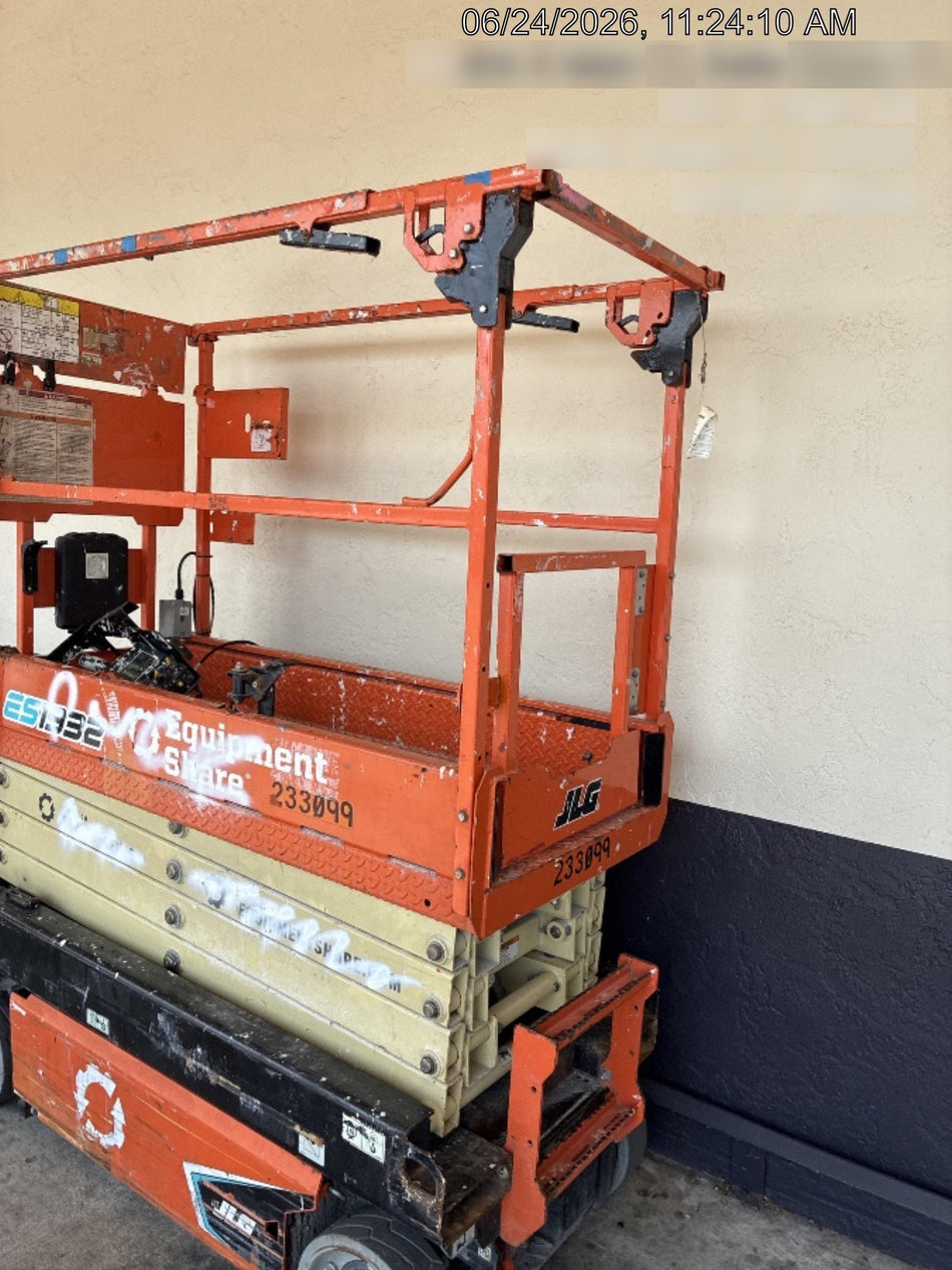 2022 JLG ES1932