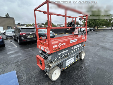 2020 Skyjack SJIII-3220 Solid NM Tires, Half height spring hinged entry gate, Dual Beacons, 6' Powered Extension Deck