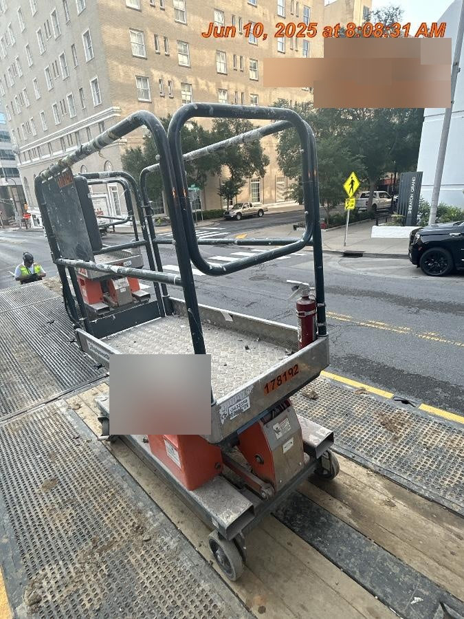 2021 JLG 1030P