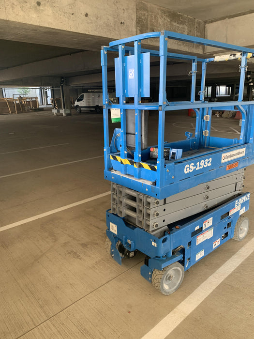 2021 GENIE GS-1932