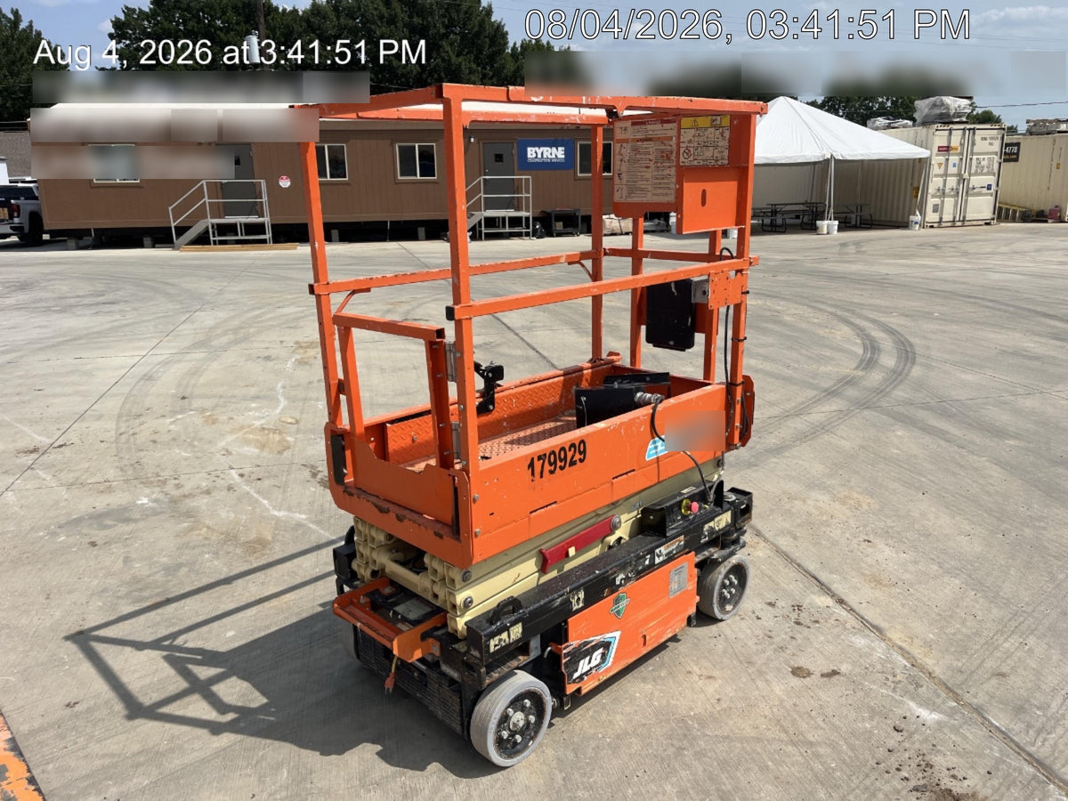 2021 JLG ES1330L