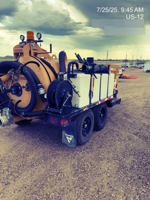 2022 Vac-Tron LP573XDT T4 Koehler Diesel Engine, 500 Gallon Debris Tank, x2 100 Gallon Water Tanks