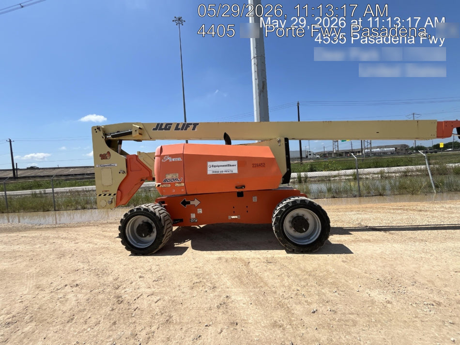 2022 JLG 800AJ