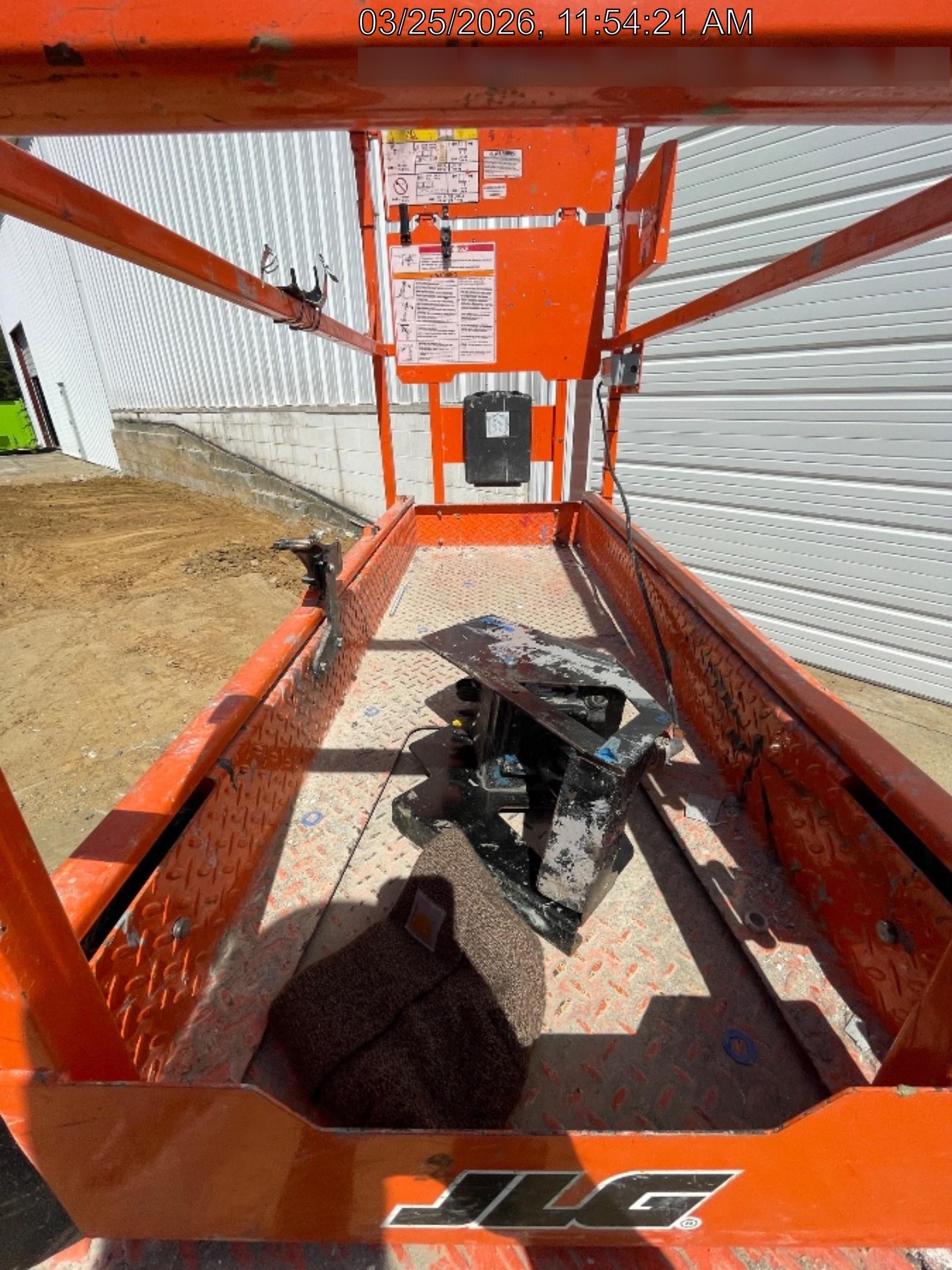 2022 JLG ES1932
