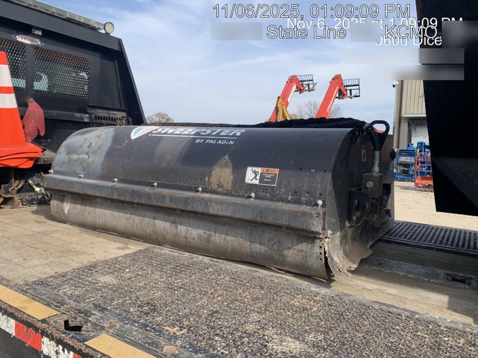 2019 PALADIN Sweepster SB72