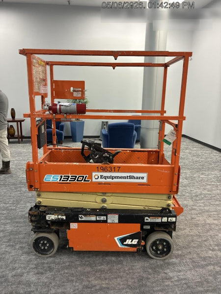 2021 JLG ES1330L