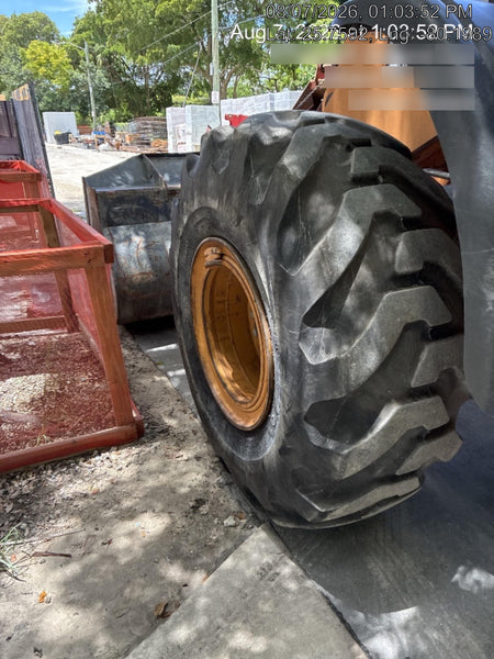 2016 Case 821F CLOSED CAB, JRB 418 STYLE HYD COUPLER