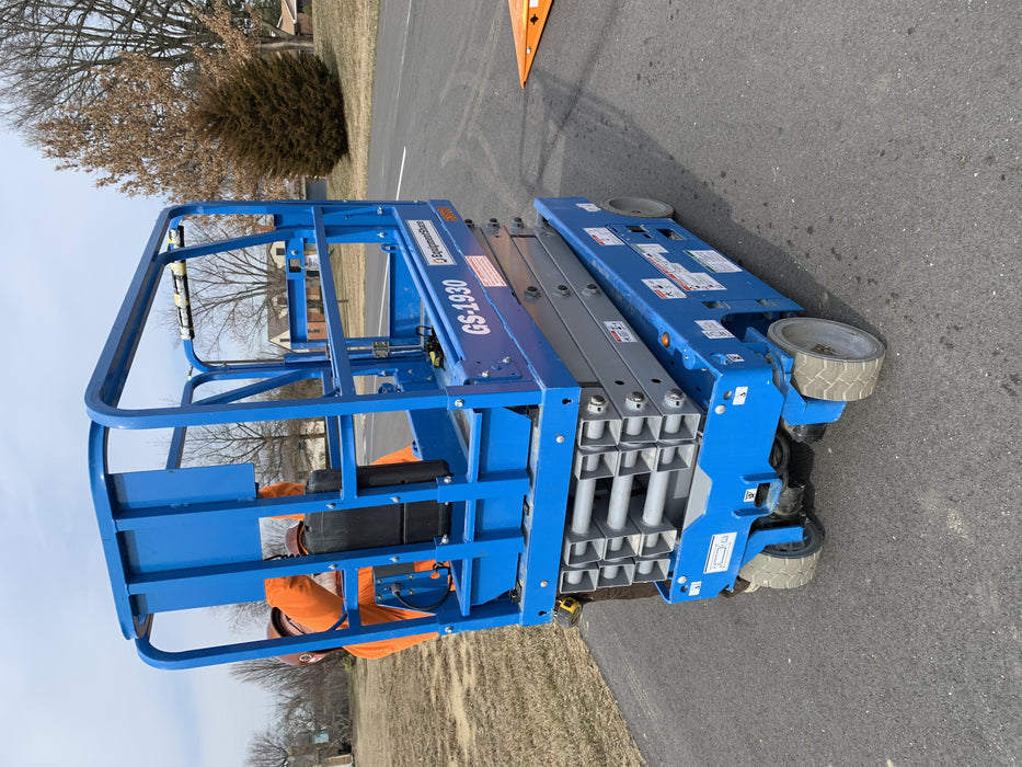 2020 Genie GS-1930 Solid Non Marking Tires, Beacon, Folding rails with half height swing gate