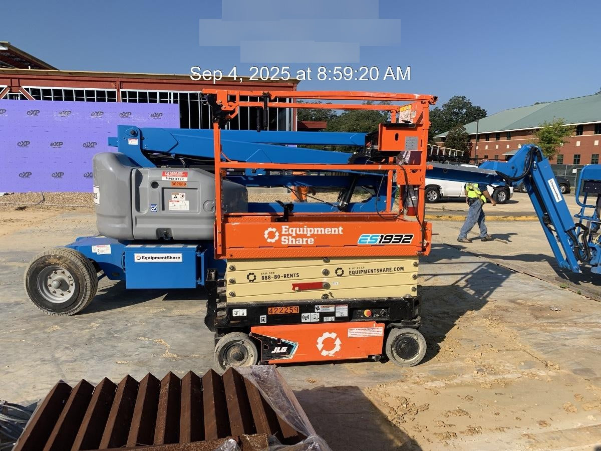 2024 JLG ES1932