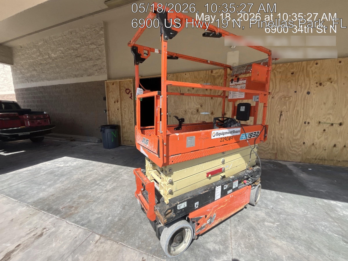 2022 JLG ES1932