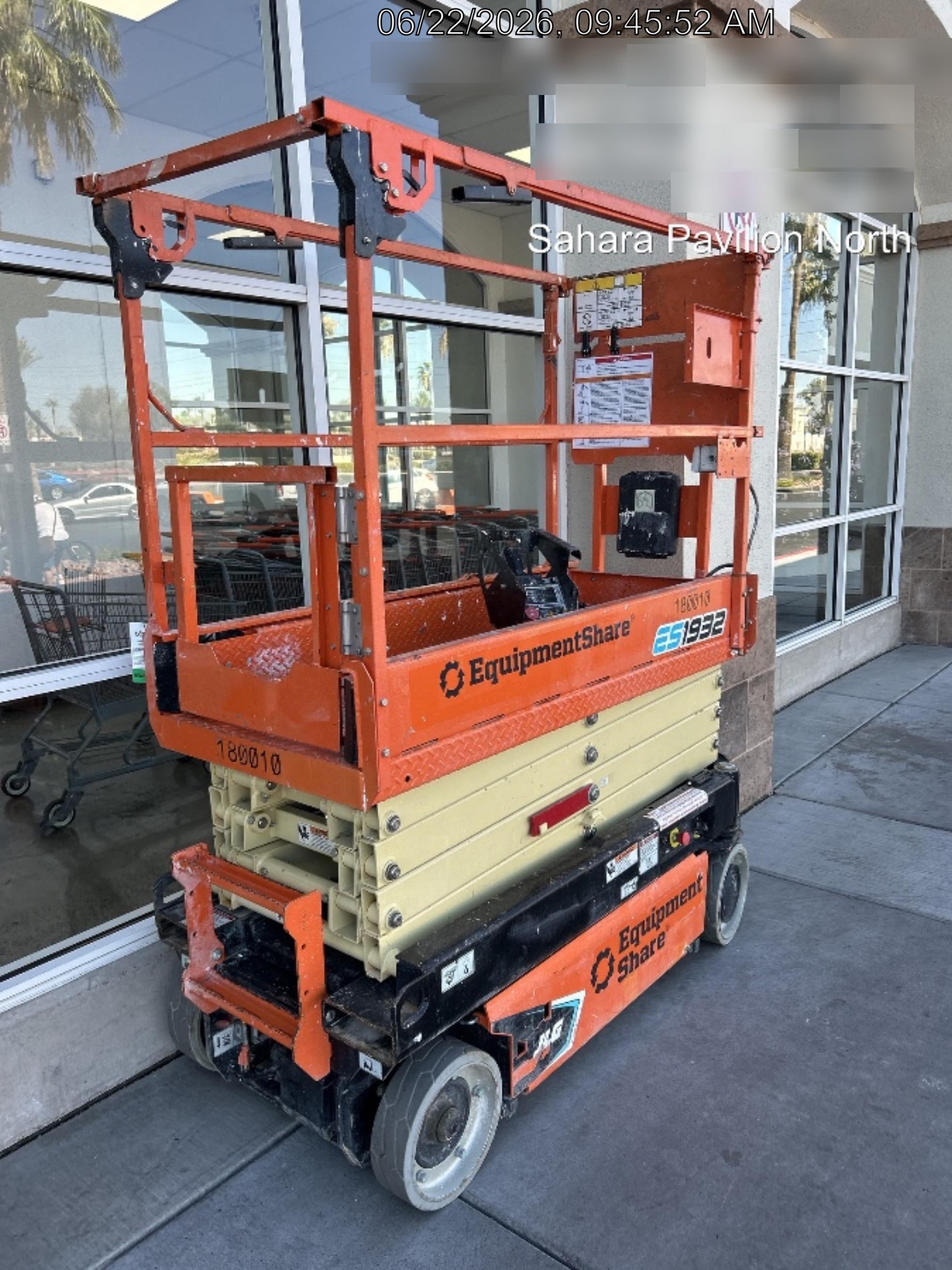 2021 JLG ES1932